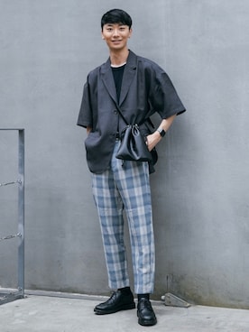 「巾着バッグ」｜「アイテム（その他アウター）」を使った、sakasaさん（メンズ・180cm）の春コーディネート
