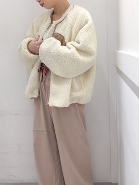 「アイボリー」｜「アイテム（ブルゾン）」を使った、Rihoさん（レディース・155cm）の秋コーディネート