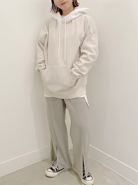 「koe（コエ）のアイテム（パーカー）」を使った、Rihoさん（レディース・155cm）の秋コーディネート
