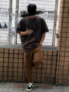 「maniacrewのアイテム（ベルト、グリーン系）」を使った、yeung369さん（メンズ・175cm）の秋コーディネート