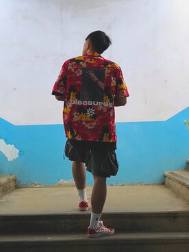 「Octo gambolのアイテム（カーゴパンツ、グリーン系）」を使った、yeung369さん（メンズ・175cm）の秋コーディネート