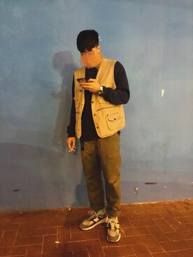 「Carhartt WIP（カーハートダブリューアイピー）のアイテム（チノパンツ、グリーン系）」を使った、yeung369さん（メンズ・175cm）の秋コーディネート