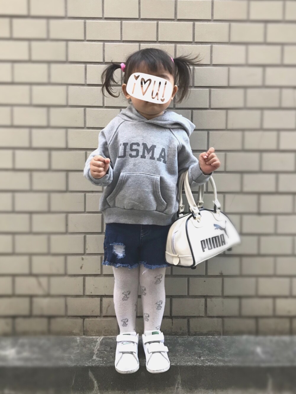 「おんなのこ、女の子、パーカー女子、あんこ女子、キッズコーデ、公園コーデ、タイツ、この後転んでタイツ破ける」｜「koreaのアイテム（スウェット、グレー系）」を使った、ouiさん（キッズ・90cm）の秋コーディネートの1枚目の写真