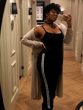 「FOREVER 21（フォーエバー トゥエンティーワン）のアイテム（チョーカー）」を使った、Brianna Samuelさん（レディース・178cm）の冬コーディネート