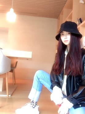 「韓国好きな人と繋がりたい」｜「アイテム（ライダースジャケット）」を使った、소이さん（レディース・160cm）の冬コーディネート