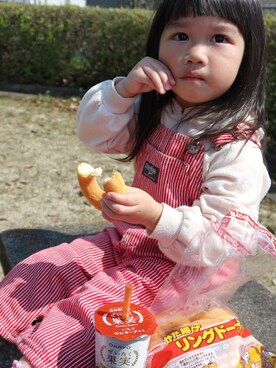 「アイテム（サロペット/オーバーオール、レッド系）」を使った、にじのははさん（キッズ・90cm）の春コーディネート