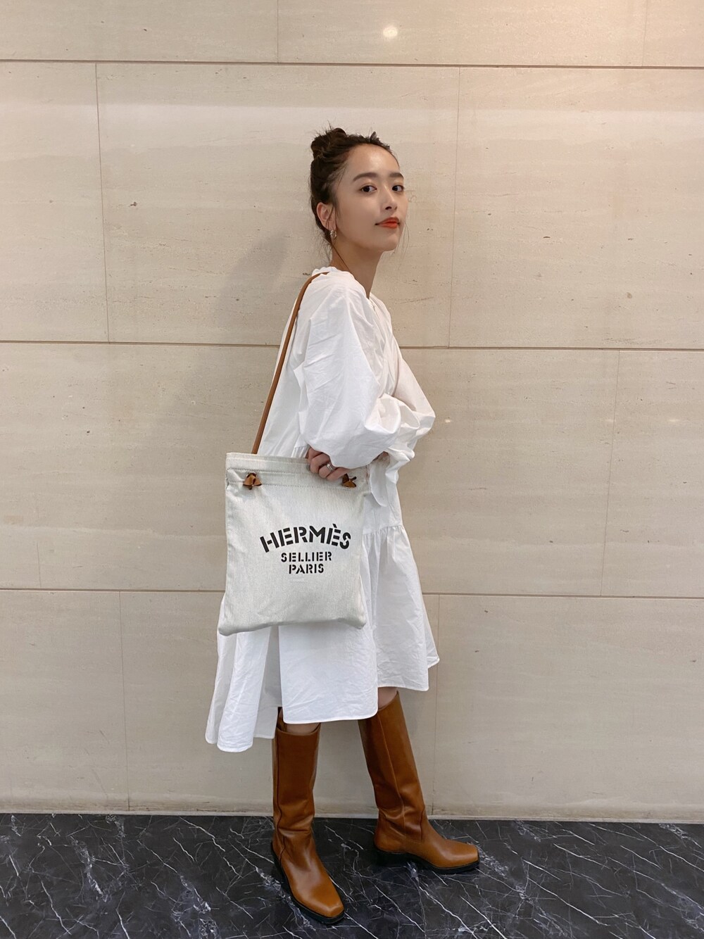 【コーデのポイントに◎】HERMES ウォレット ショルダーバッグ HERMESのショルダーバッグ(その他)を使った人気ファッション