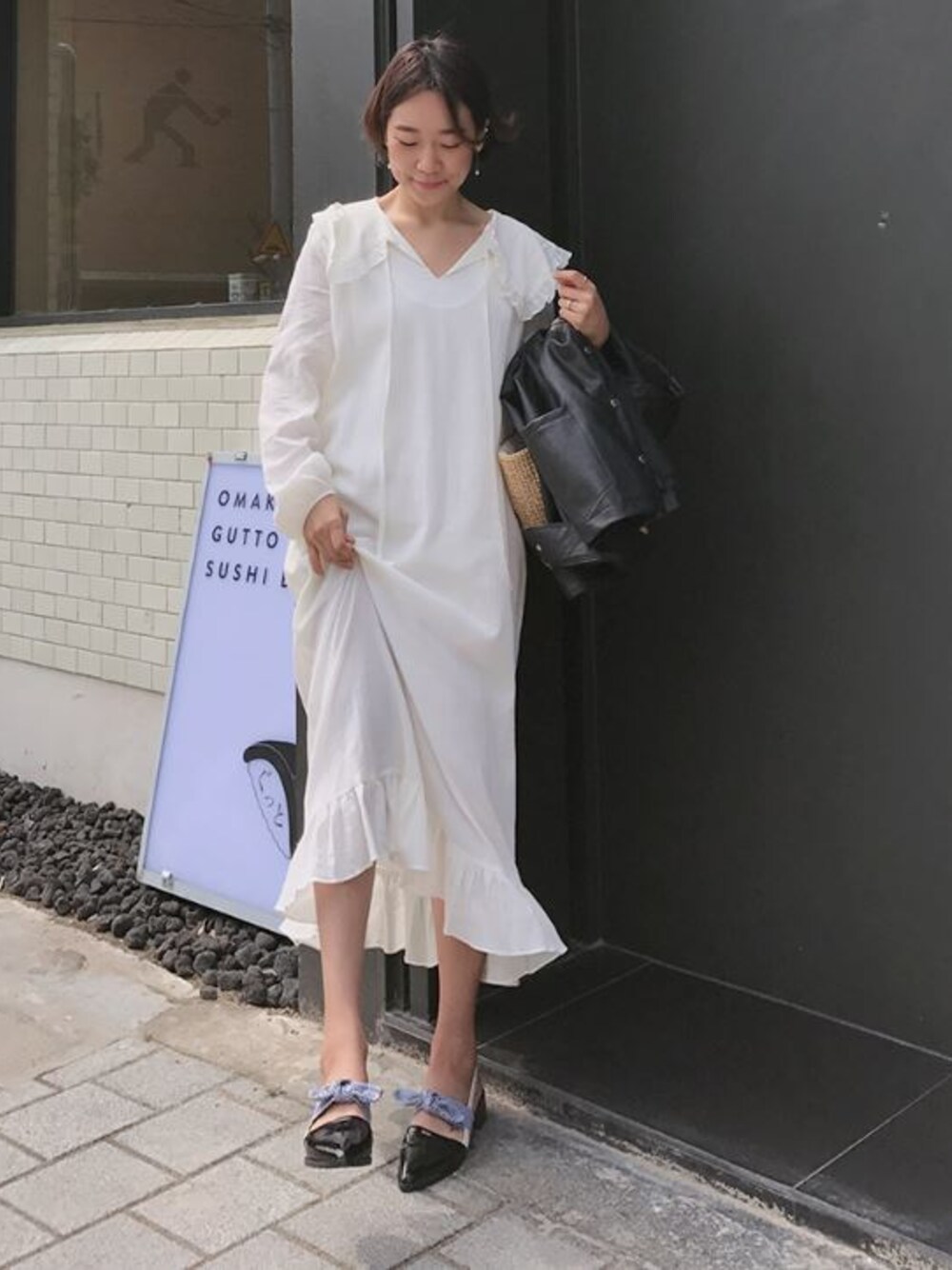 「ワンピース、休日スタイル、ロング丈、オトナカジュアル、フリルワンピース、韓国ブランド、韓国ファッション、はるコーデ、zemmaworld、2017ss」｜「ネックリボンフリルロングワンピース（ワンピース、その他）」を使った、ZEMMAWORLDさん（レディース・164cm）の春コーディネートの1枚目の写真