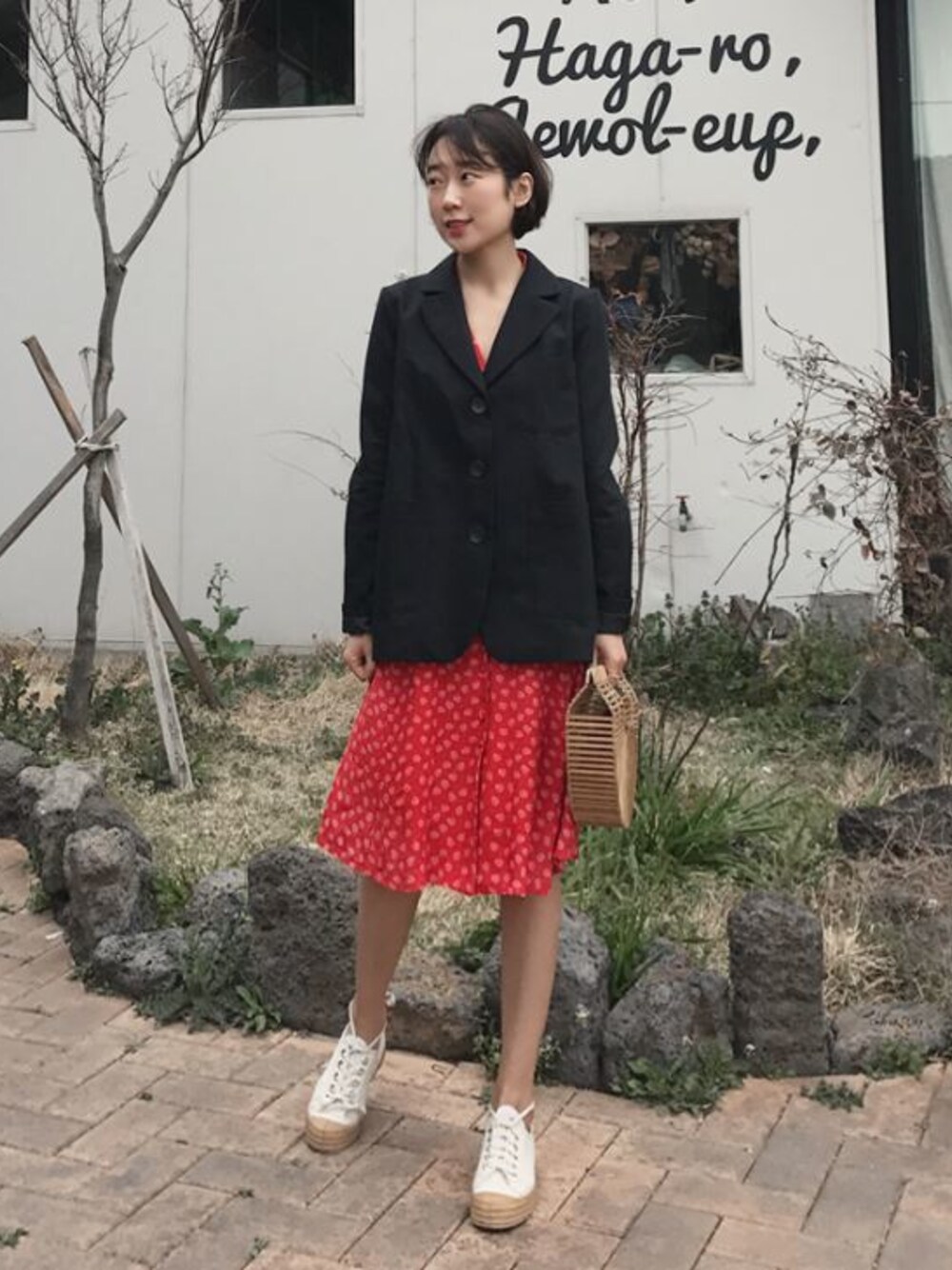 「テーラードジャケット、 ワンピース、 シャツワンピース、オトナカジュアル、 韓国ブランド、 レトロワンピース、 韓国ファッション、はるコーデ、zemmaworld、 半袖シャツワンピース」｜「リーフパターン半袖シャツワンピース（ワンピース、その他）」を使った、ZEMMAWORLDさん（レディース・164cm）の春コーディネートの1枚目の写真