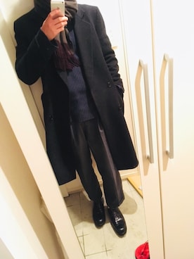 「Yves Saint Laurent（イヴサンローラン）のアイテム（チェスターコート）」を使った、えいちゃんさん（メンズ・172cm）の冬コーディネート