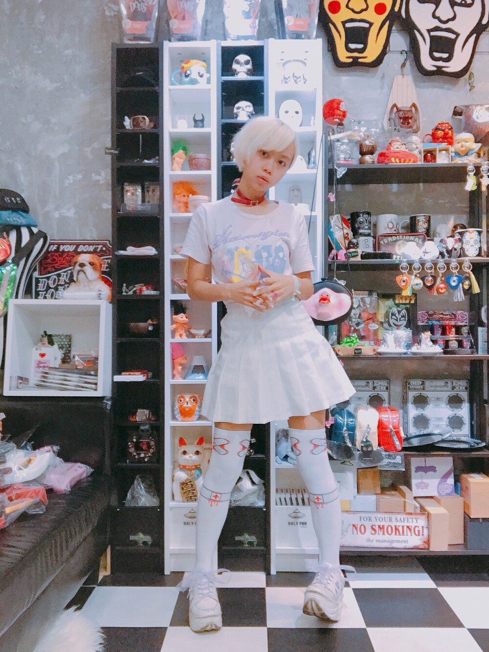 「pastel、pink、anime、choker」｜「LISTEN FLAVOR vintageのアイテム（Tシャツ/カットソー、ピンク系）」を使った、Deep Kwanさん（レディース・155cm）の春コーディネートの1枚目の写真