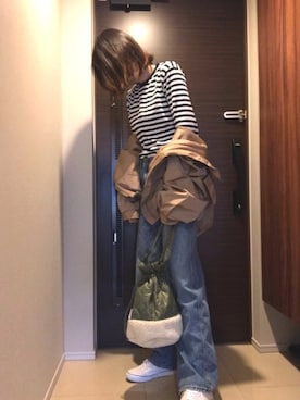 「UNIQLO（ユニクロ）のハイライズワイドストレートジーンズ（デニムパンツ）」を使った、shihomiさん（レディース・169cm）の春コーディネート