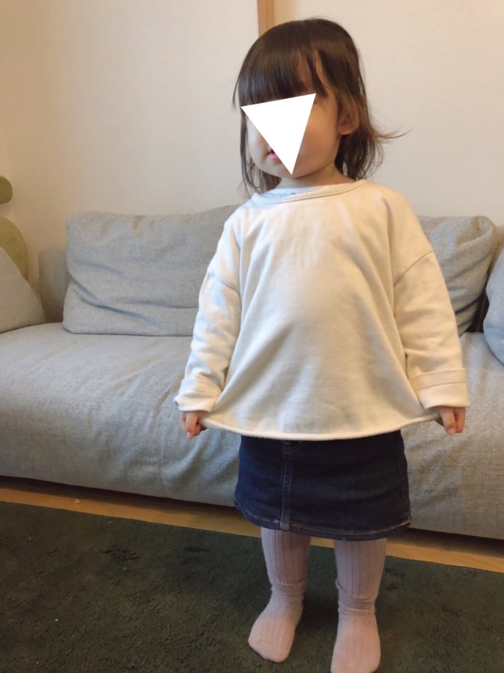「kids、シンプルコーデ、おんなのこコーデ、リブレギンス、2歳、デニムスカート、キッズコーデ、キッズファッション、90cm」｜「子供時代のアイテム（Tシャツ/カットソー、ホワイト系）」を使った、✩hm✩さん（キッズ・80cm）の冬コーディネートの1枚目の写真