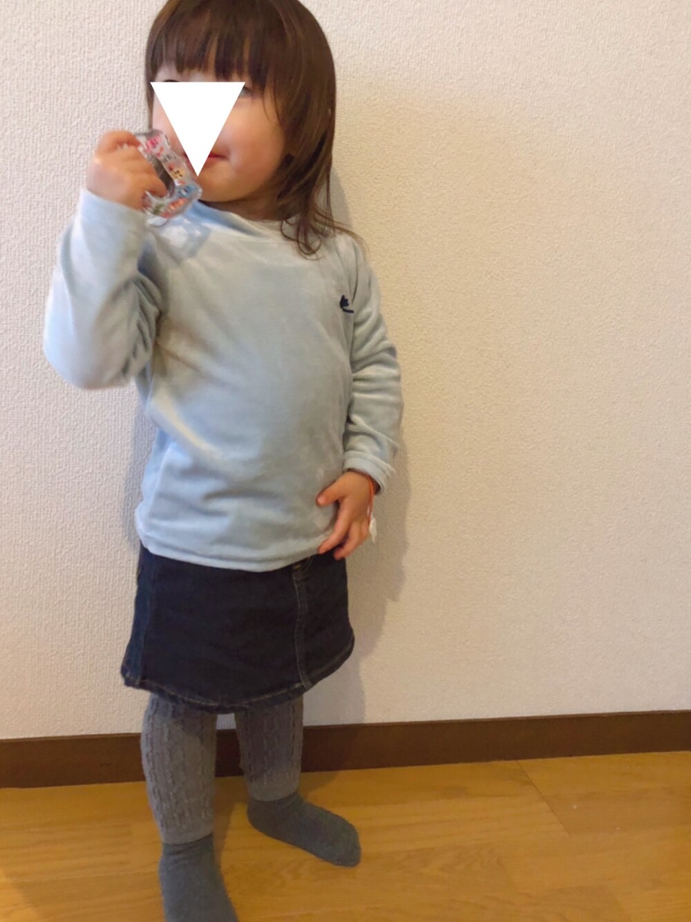 「キッズファッション、カジュアルコーデ、レギンス、女の子、2歳、水色、デニムスカート、ユニクロ、ZARA」｜「any Famのアイテム（Tシャツ/カットソー、ブルー系）」を使った、✩hm✩さん（キッズ・80cm）の冬コーディネートの1枚目の写真