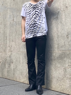 「SAINT LAURENT PARIS（サンローランパリ）のアイテム（Tシャツ/カットソー）」を使った、天翔さん（メンズ・168cm）の秋コーディネート