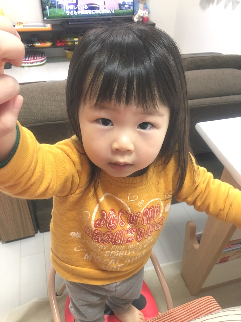 「シンプル、スウェット、裏起毛、裏起毛パンツ、部屋着、パジャマ、西松屋、西松屋コーデ、プチプラ、着やすさ抜群」｜「西松屋のアイテム（スウェット、イエロー系）」を使った、ｶﾘﾎﾟさん（キッズ・80cm）の冬コーディネートの1枚目の写真