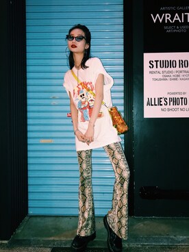 「jouetie（ジュエティ）のイージーフィットフレアパンツ（その他パンツ）」を使った、jouetie_tsubameさん（レディース・163cm）の秋コーディネート