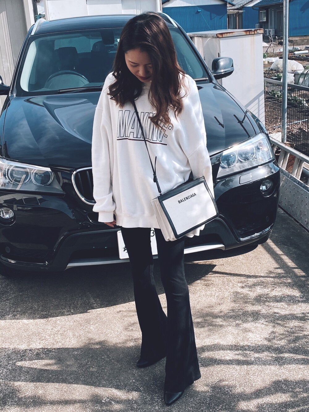 「休日スタイル、今日のコーデ、冬コーデ、ラクチンコーデ、ホワイトコーデ、moussy、EVRIS 、BALENCIAGA、RANDA」｜「MOUSSYのMAKING POJ（スウェット、ホワイト系）」を使った、yui さん（レディース・158cm）の冬コーディネートの1枚目の写真
