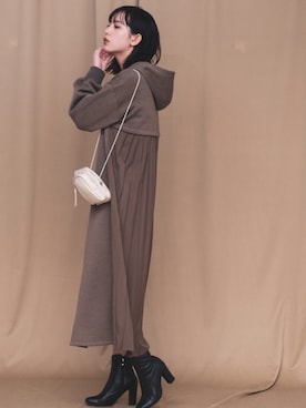「Aunt Marie's（アントマリーズ）のAUNT MARIE'S バックプリーツフーディーワンピース（ワンピース）」を使った、sakiさん（レディース・168cm）の秋コーディネート