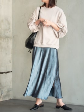 「ブルー」｜「アイテム（スウェット）」を使った、sakiさん（レディース・168cm）の冬コーディネート