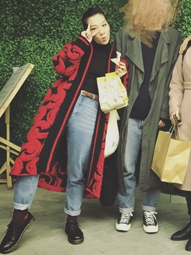 「red」｜「アイテム（カバーオール）」を使った、Debby Leeさん（レディース・160cm）の冬コーディネート