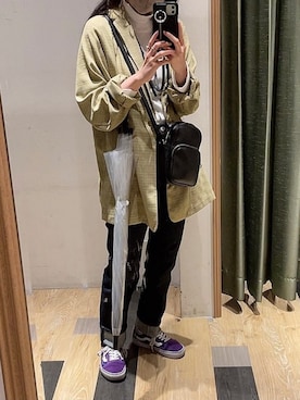 「UNIQLO（ユニクロ）のハイライズストレートジーンズ(丈標準72cm）（デニムパンツ）」を使った、udaudaudaaaさん（レディース・161cm）の春コーディネート