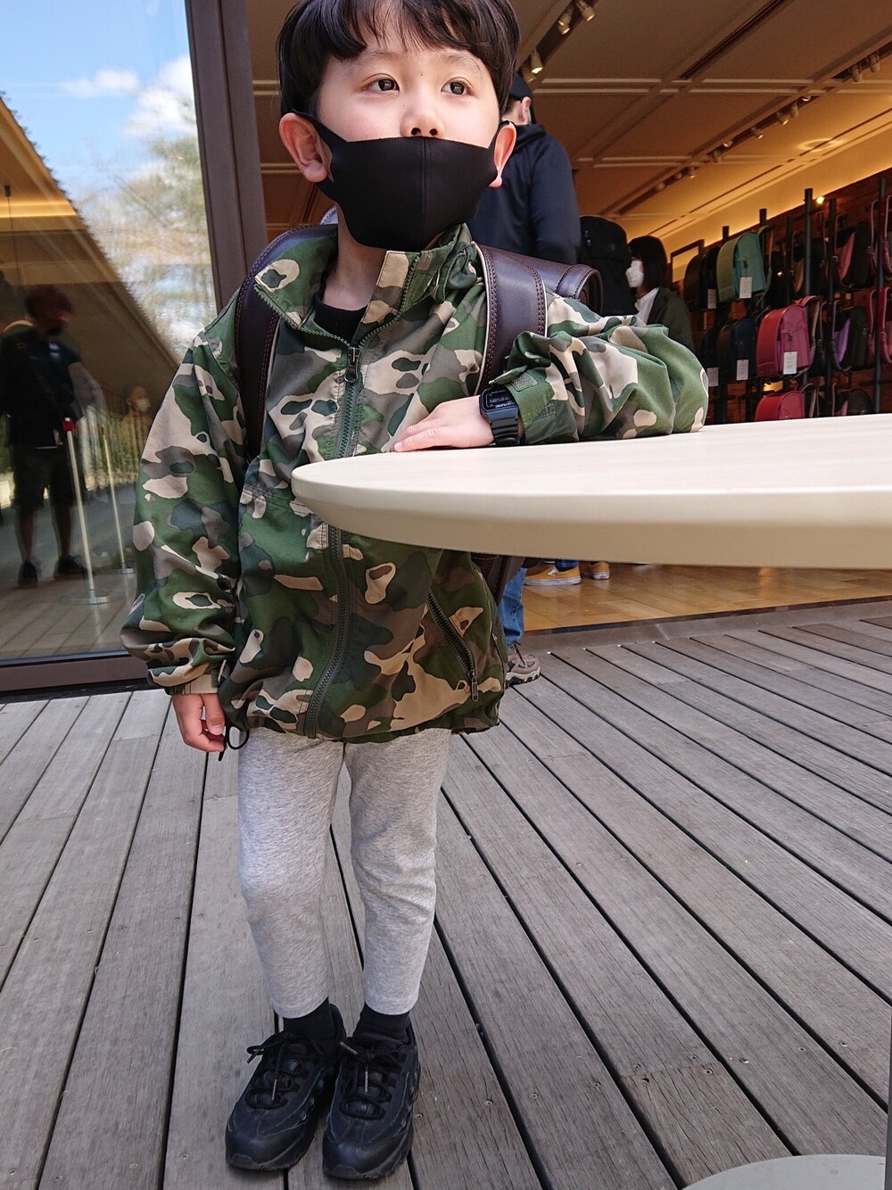 「キッズファッション、キッズ、THE NORTH FACE、NIKE、スニーカー、エアマックス95」｜「THE NORTH FACEの【キッズ】THE NORTH FACE（ザノースフェイス）Compact JKT（ブルゾン、グリーン系）」を使った、AOさん（キッズ・110cm）の夏コーディネートの1枚目の写真