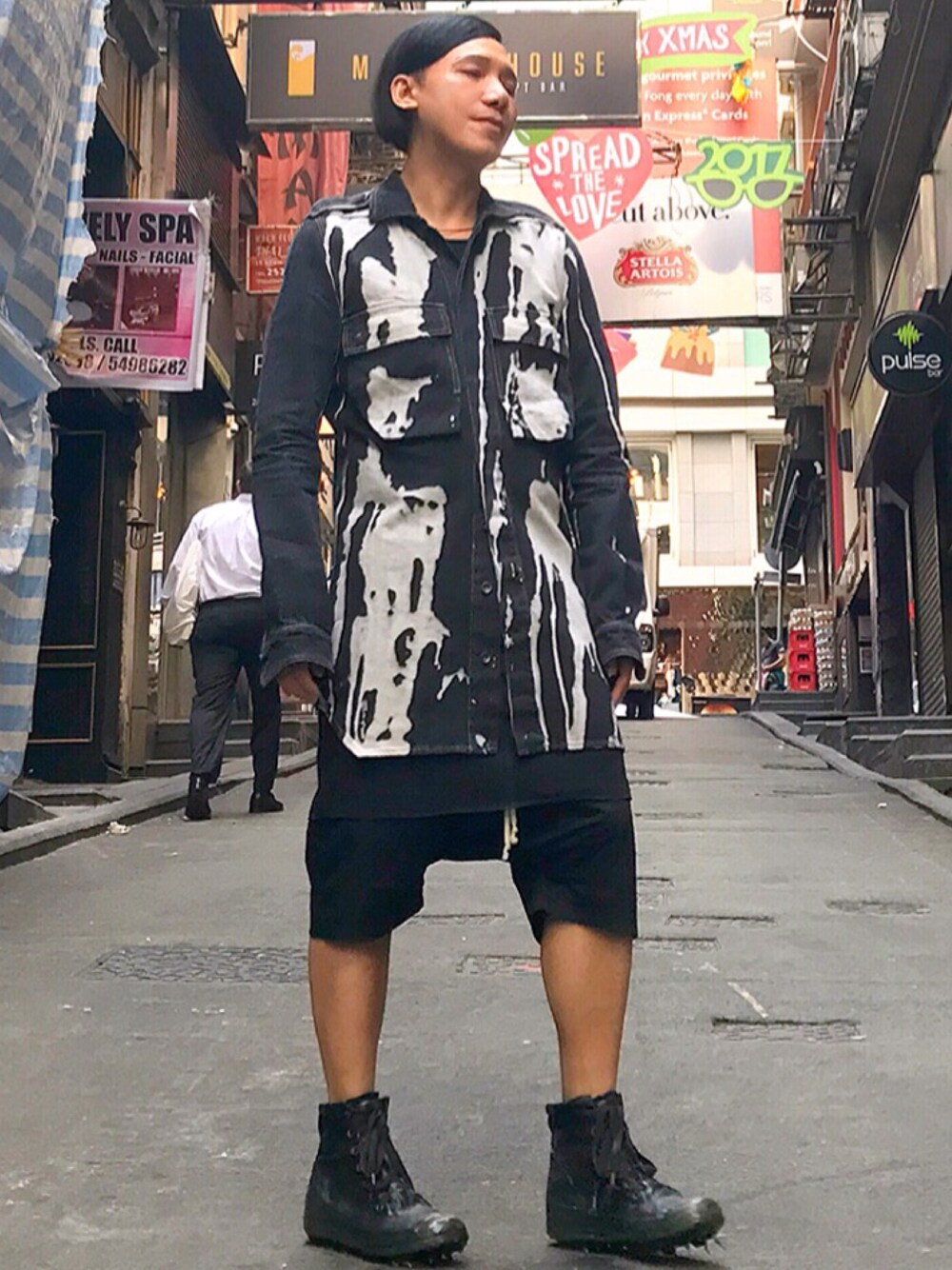 「outfit、ootd、STYLE、look、RICK OWENS、drkshdw、CAROL CHRISTIAN POELL」｜「DRKSHDW by RICK OWENSのアイテム（デニムジャケット、ブラック系）」を使った、Iam Will Iamさん（メンズ・176cm）の冬コーディネートの1枚目の写真