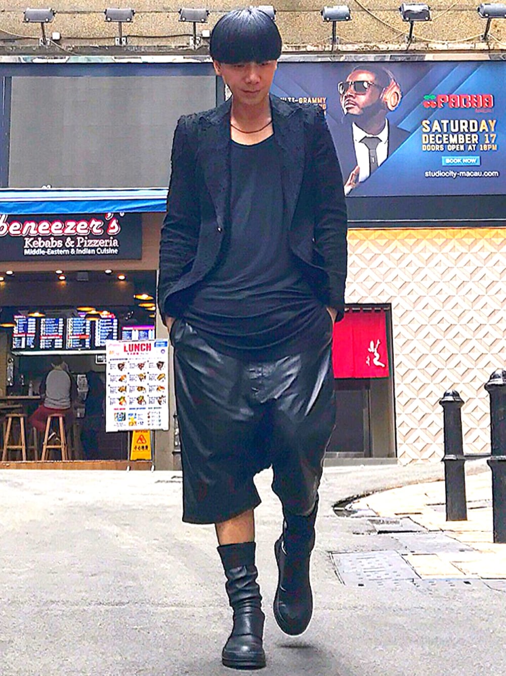 「ootd、STYLE、look、RICK OWENS、JULIUS」｜「JULIUSのアイテム（ムートンコート、ブラック系）」を使った、Iam Will Iamさん（メンズ・176cm）の冬コーディネートの1枚目の写真