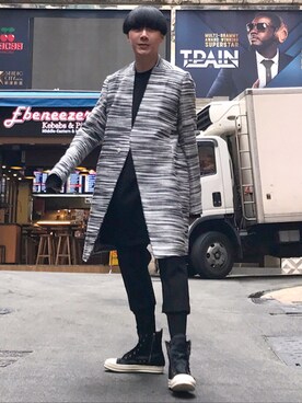 「RICK OWENS」｜「アイテム（チェスターコート）」を使った、Iam Will Iamさん（メンズ・176cm）の冬コーディネート