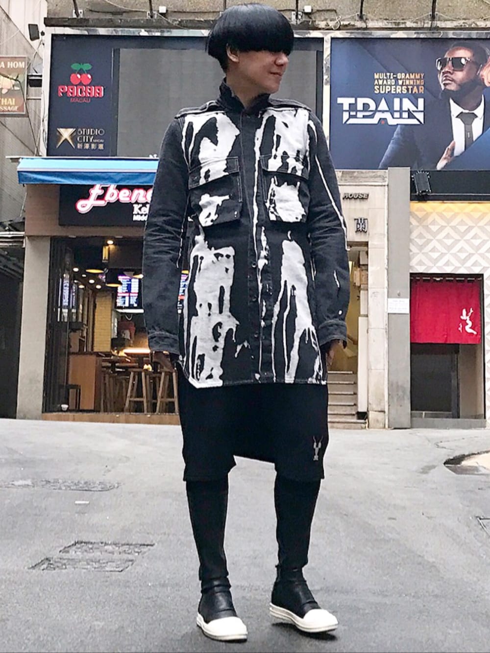 「ootd、look、STYLE、RICK OWENS、drkshdw」｜「DRKSHDW by RICK OWENSのアイテム（デニムジャケット、ブラック系）」を使った、Iam Will Iamさん（メンズ・176cm）の冬コーディネートの1枚目の写真