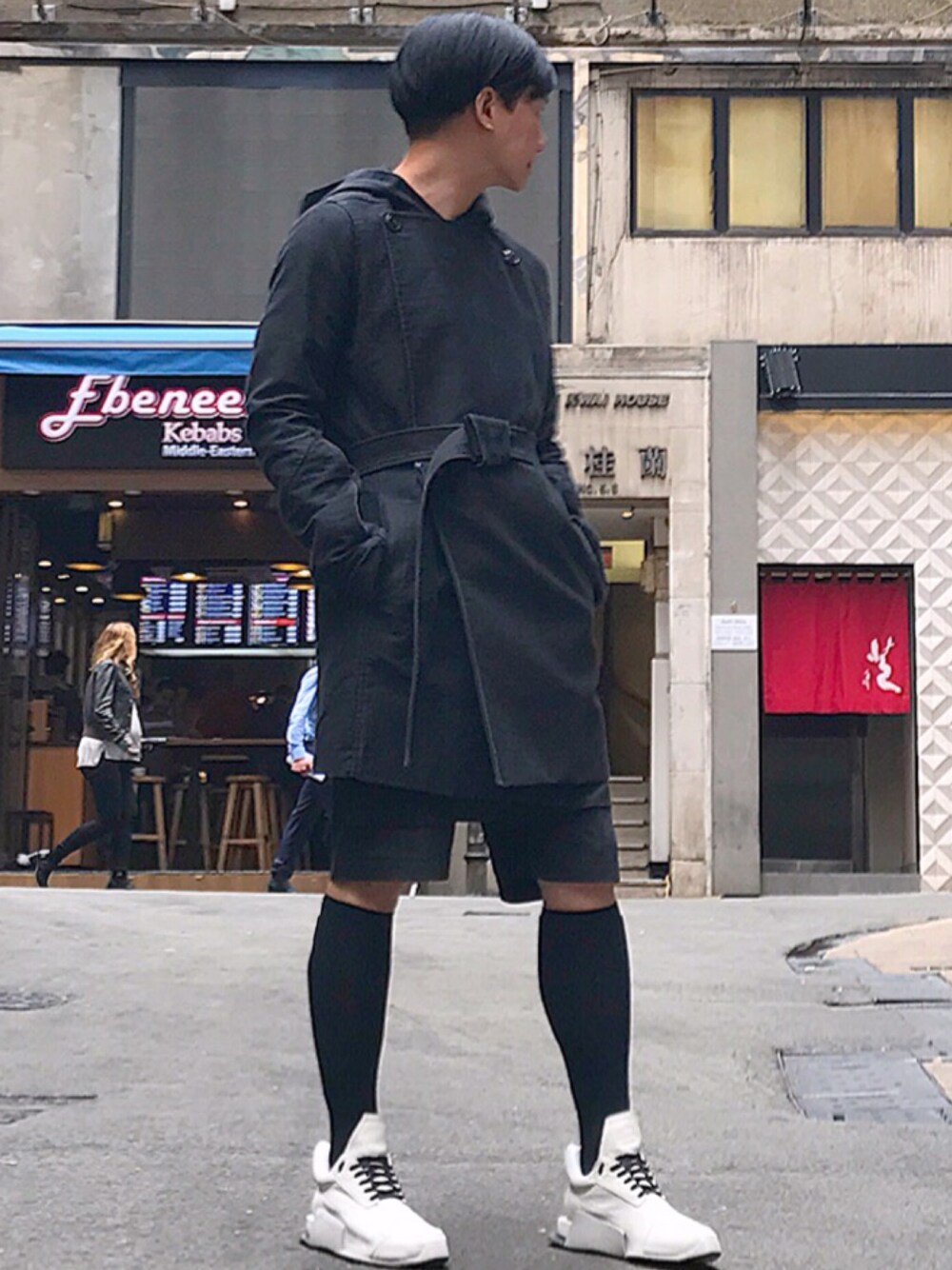 Rick Owensのトレンチコートを使った人気ファッション