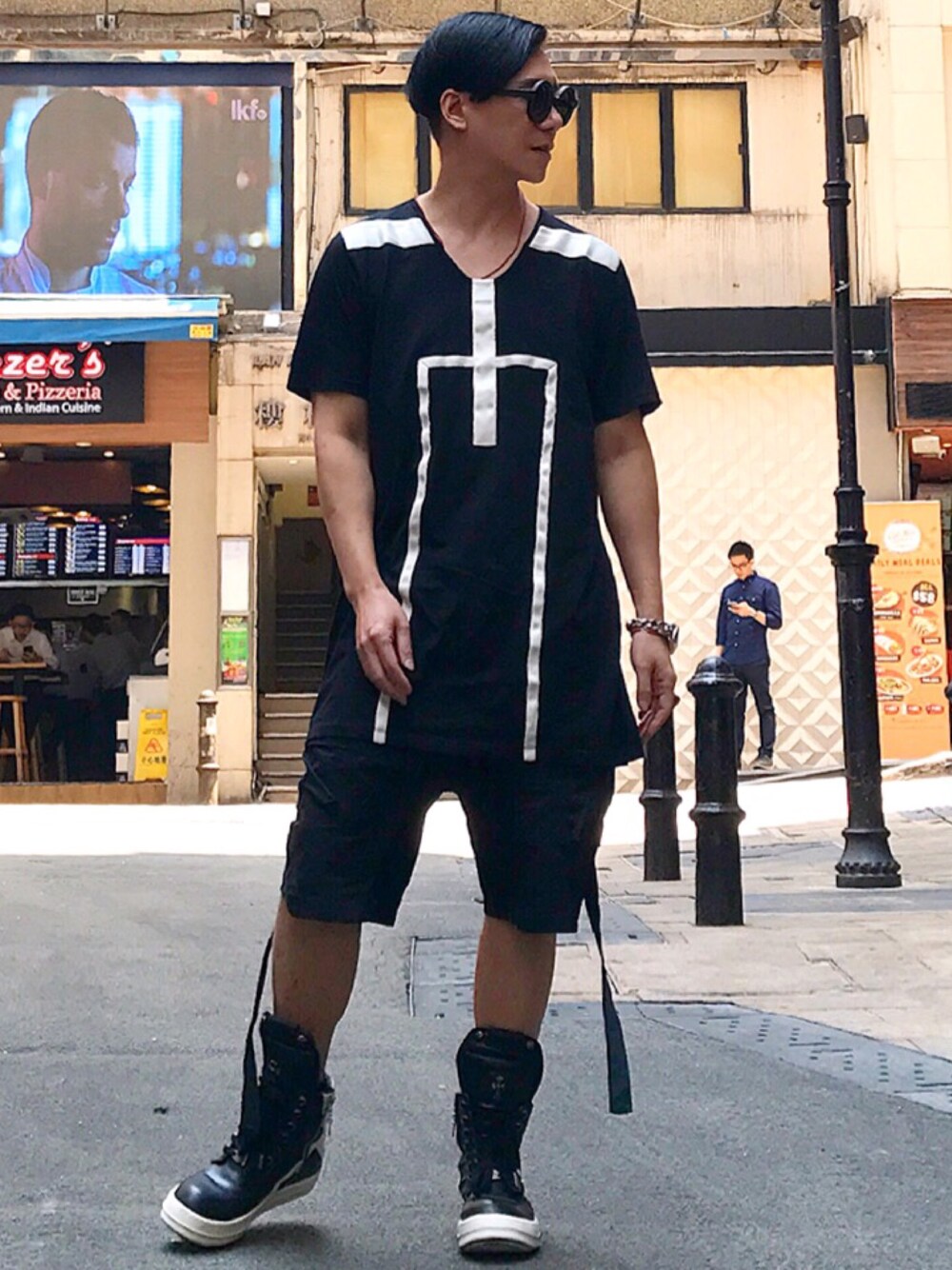 「ootd、outfit、look、STYLE、RICK OWENS、rick owens X chrome hearts、drkshdw、KUBORAUM」｜「DRKSHDW by RICK OWENSのアイテム（Tシャツ/カットソー、ブラック系）」を使った、Iam Will Iamさん（メンズ・176cm）の春コーディネートの1枚目の写真
