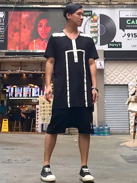 「DRKSHDW by RICK OWENS（ダークシャドウ バイ リックオウエンス）のアイテム（Tシャツ/カットソー）」を使った、Iam Will Iamさん（メンズ・176cm）の夏コーディネート