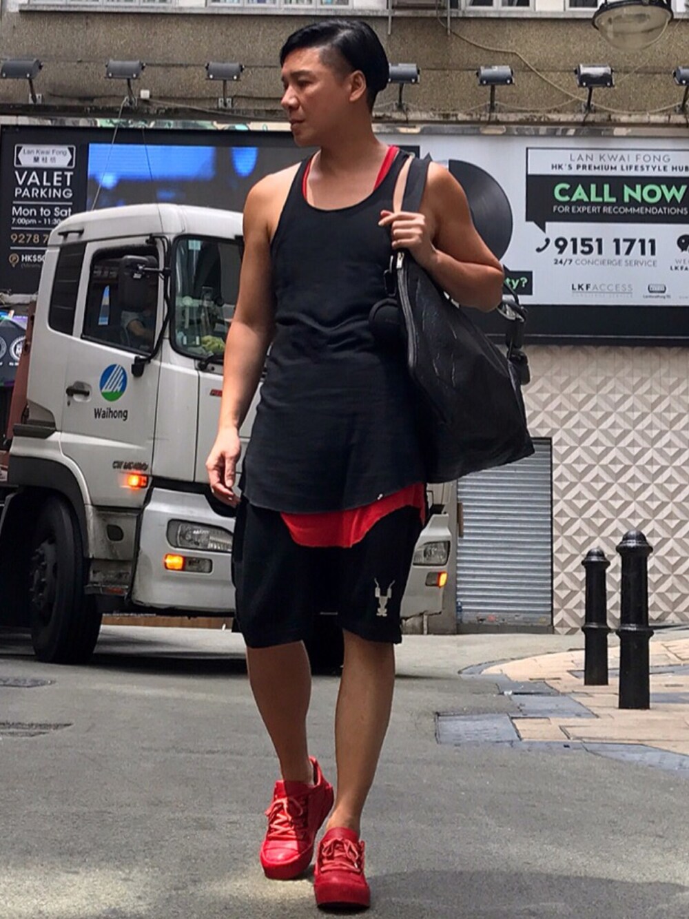 「ootd、STYLE、look、RICK OWENS、drkshdw、boris bidjan saberi」｜「Rick Owensのアイテム（Tシャツ/カットソー、ブラック系）」を使った、Iam Will Iamさん（メンズ・176cm）の夏コーディネートの1枚目の写真