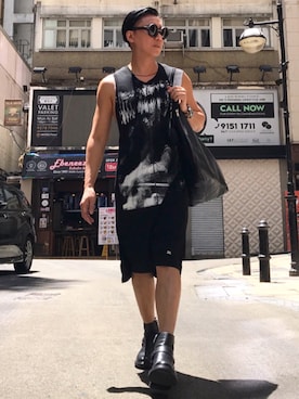 「DRKSHDW by RICK OWENS（ダークシャドウ バイ リックオウエンス）のアイテム（ショルダーバッグ）」を使った、Iam Will Iamさん（メンズ・176cm）の夏コーディネート