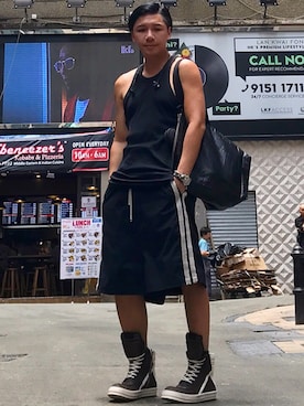 「DRKSHDW by RICK OWENS（ダークシャドウ バイ リックオウエンス）のアイテム（Tシャツ/カットソー）」を使った、Iam Will Iamさん（メンズ・176cm）の夏コーディネート