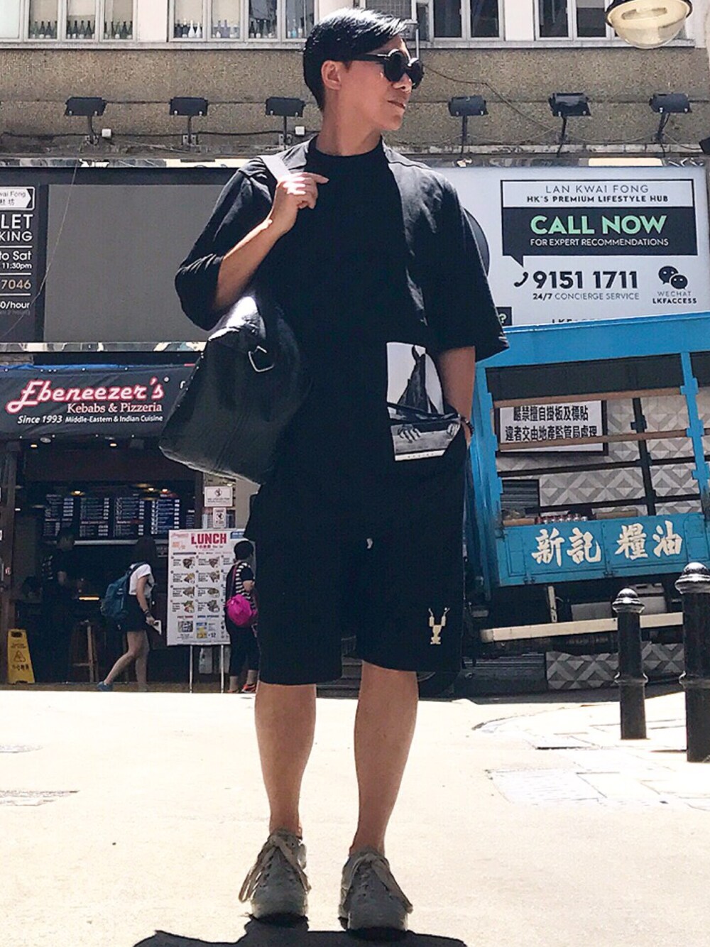 「ootd、STYLE、look、RICK OWENS、DRKSHDW by Rick Owens、CAROL CHRISTIAN POELL」｜「DRKSHDW by RICK OWENSのアイテム（Tシャツ/カットソー、ブラック系）」を使った、Iam Will Iamさん（メンズ・176cm）の夏コーディネートの1枚目の写真
