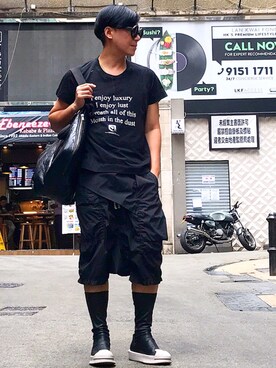 「DRKSHDW by RICK OWENS（ダークシャドウ バイ リックオウエンス）のアイテム（ショルダーバッグ）」を使った、Iam Will Iamさん（メンズ・176cm）の秋コーディネート