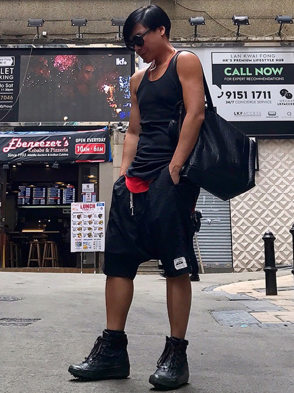 「ootd、STYLE、look、RICK OWENS、drkshdw、CAROL CHRISTIAN POELL、KUBORAUM」｜「DRKSHDW by RICK OWENSのアイテム（Tシャツ/カットソー、ブラック系）」を使った、Iam Will Iamさん（メンズ・176cm）の秋コーディネートの1枚目の写真