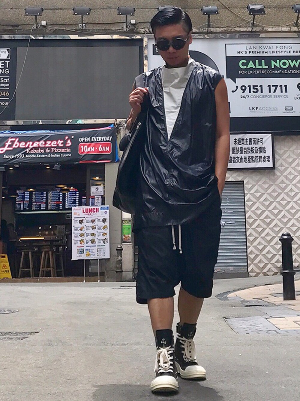 DRKSHDW by RICK OWENSのショルダーバッグを使ったメンズ人気