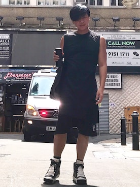 「DRKSHDW by RICK OWENS（ダークシャドウ バイ リックオウエンス）のアイテム（Tシャツ/カットソー）」を使った、Iam Will Iamさん（メンズ・176cm）の秋コーディネート