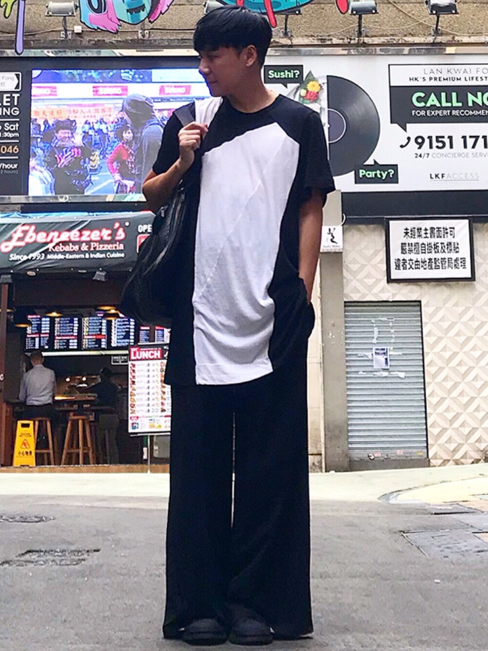 「ootd、STYLE、look、RICK OWENS、RickOwens×adidas、drkshdw、JULIUS」｜「JULIUSのアイテム（Tシャツ/カットソー、ブラック系）」を使った、Iam Will Iamさん（メンズ・176cm）の秋コーディネートの1枚目の写真