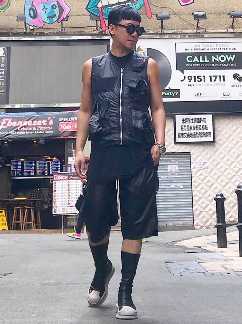 「look、STYLE、ootd、RICK OWENS、RickOwens×adidas」｜「Rick Owensのアイテム（その他アウター、ブラック系）」を使った、Iam Will Iamさん（メンズ・176cm）の秋コーディネートの1枚目の写真
