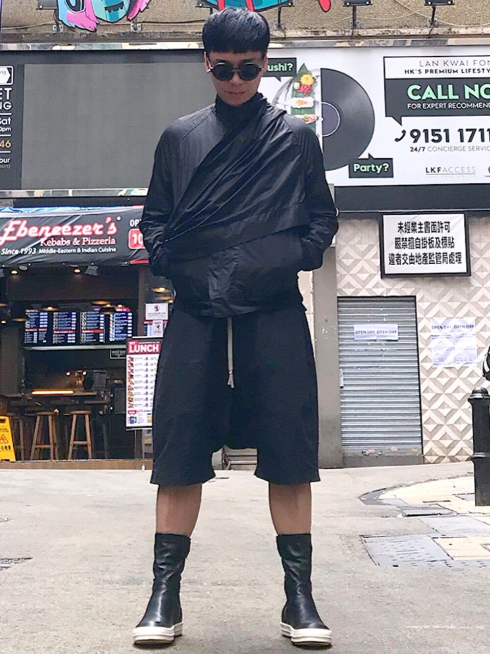 「ootd、STYLE、look、RICK OWENS、JULIUS、drkshdw、KUBORAUM」｜「JULIUSのアイテム（ライダースジャケット、ブラック系）」を使った、Iam Will Iamさん（メンズ・176cm）の秋コーディネートの1枚目の写真