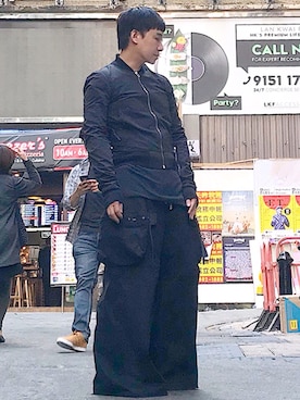 「DRKSHDW by RICK OWENS（ダークシャドウ バイ リックオウエンス）のアイテム（チノパンツ）」を使った、Iam Will Iamさん（メンズ・176cm）の秋コーディネート