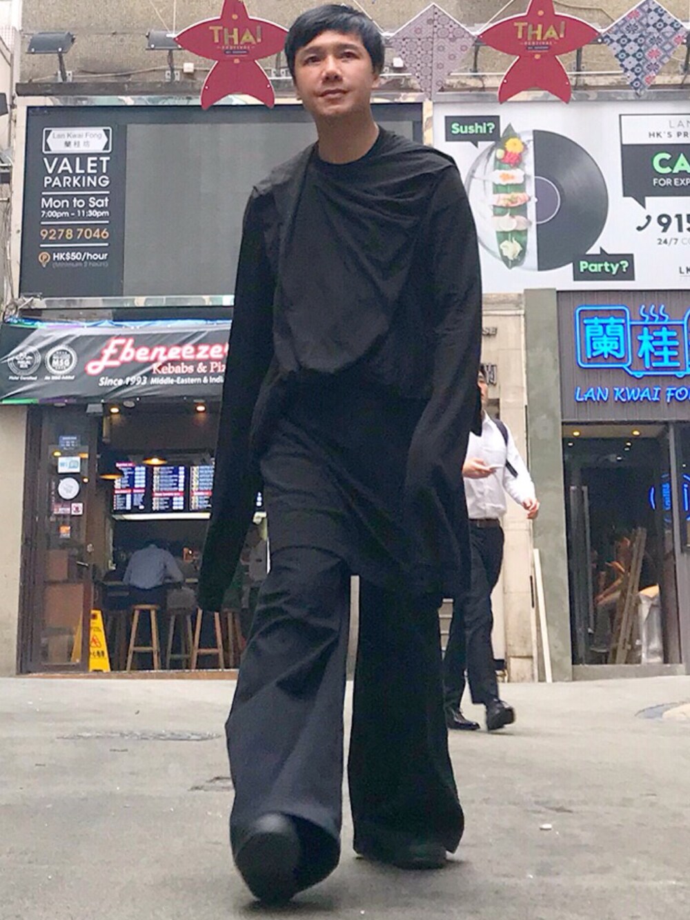 「ootd、STYLE、look、RICK OWENS」｜「Rick Owensのアイテム（Tシャツ/カットソー、ブラック系）」を使った、Iam Will Iamさん（メンズ・176cm）の冬コーディネートの1枚目の写真