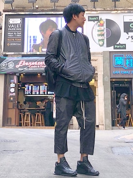 「DRKSHDW by RICK OWENS（ダークシャドウ バイ リックオウエンス）のアイテム（MA-1）」を使った、Iam Will Iamさん（メンズ・176cm）の冬コーディネート