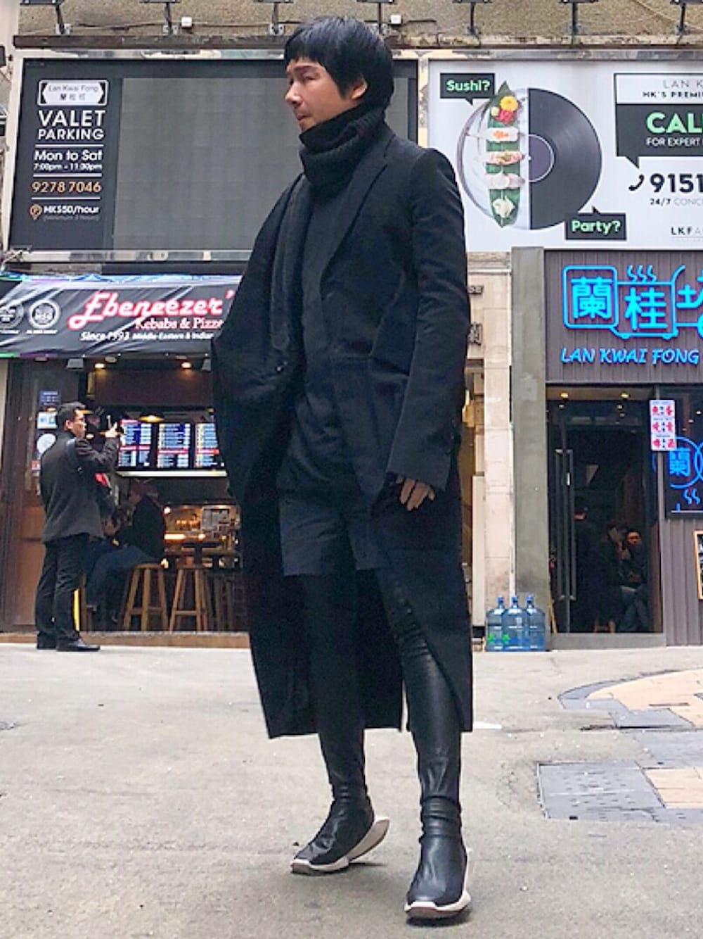 「ootd、STYLE、look、RICK OWENS、drkshdw」｜「Rick Owensのアイテム（テーラードジャケット、ブラック系）」を使った、Iam Will Iamさん（メンズ・176cm）の冬コーディネートの1枚目の写真