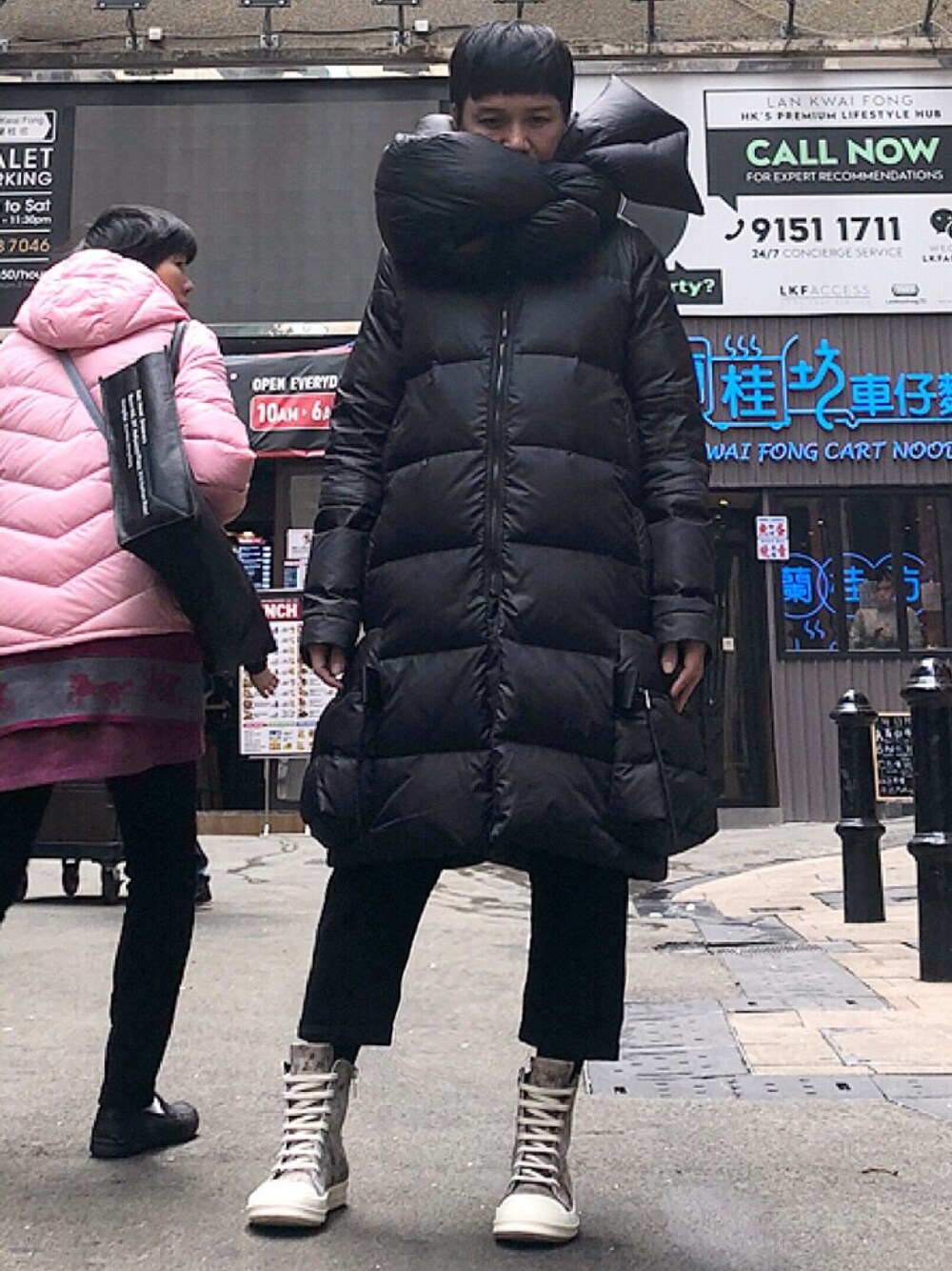 「ootd、STYLE、look、RICK OWENS、drkshdw」｜「Rick Owensのアイテム（ダウンジャケット/コート、ブラック系）」を使った、Iam Will Iamさん（メンズ・176cm）の冬コーディネートの1枚目の写真